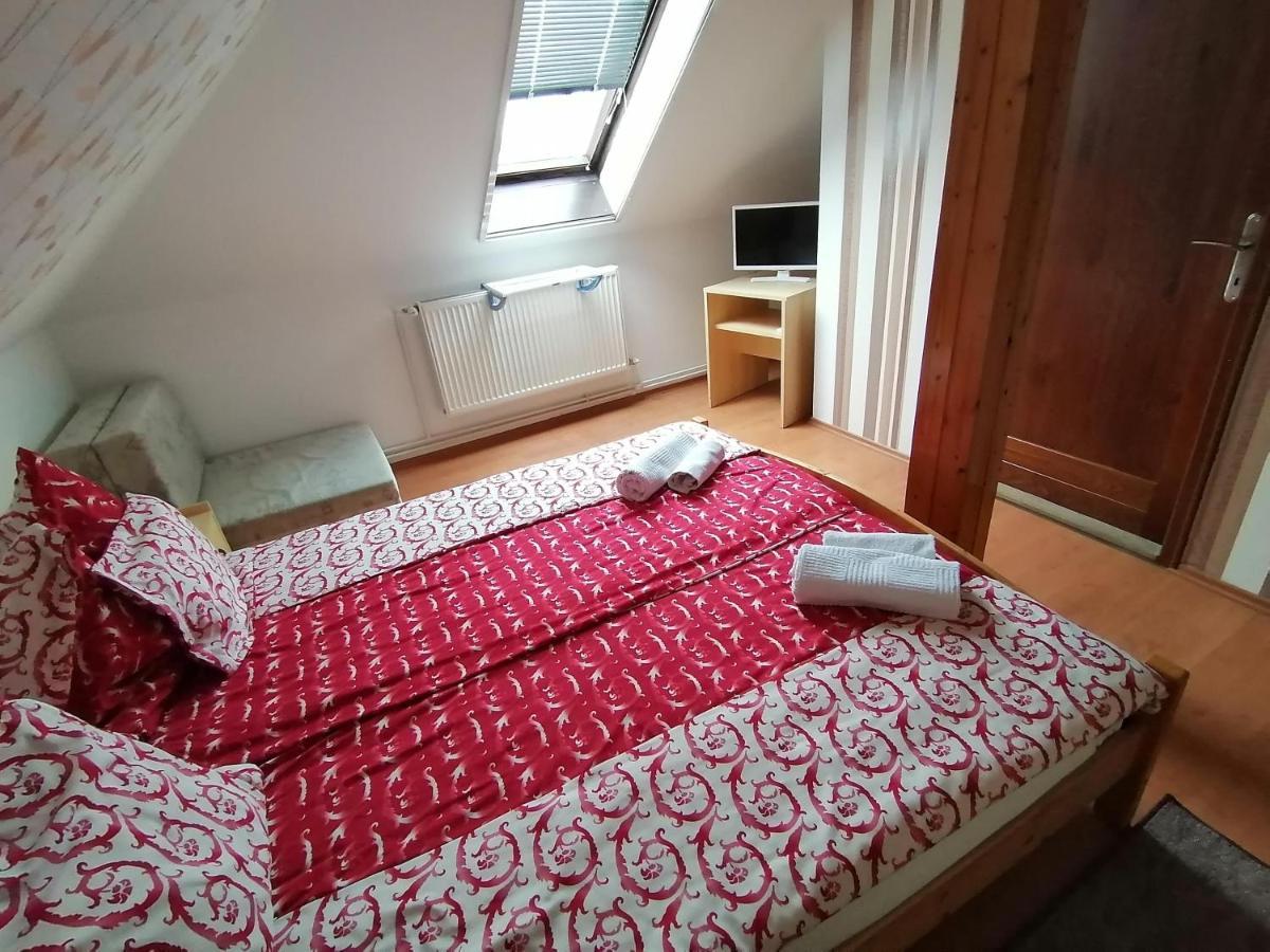 Joos Apartman ชาร์วาร์ ภายนอก รูปภาพ