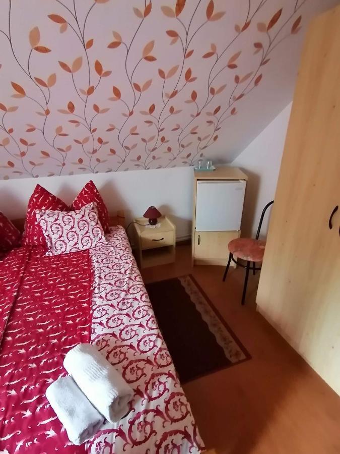Joos Apartman ชาร์วาร์ ภายนอก รูปภาพ
