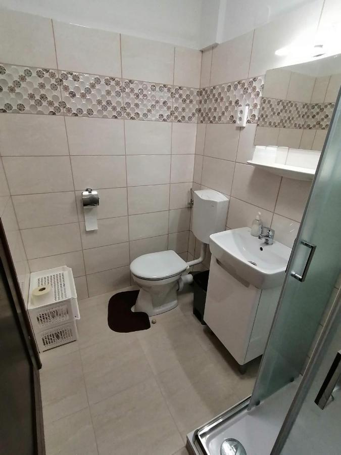 Joos Apartman ชาร์วาร์ ภายนอก รูปภาพ
