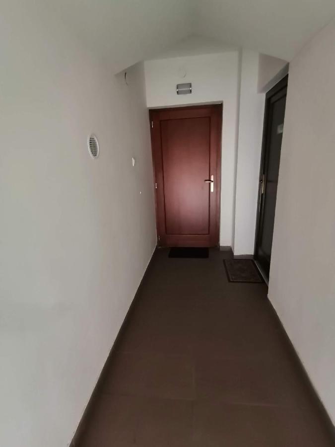Joos Apartman ชาร์วาร์ ภายนอก รูปภาพ