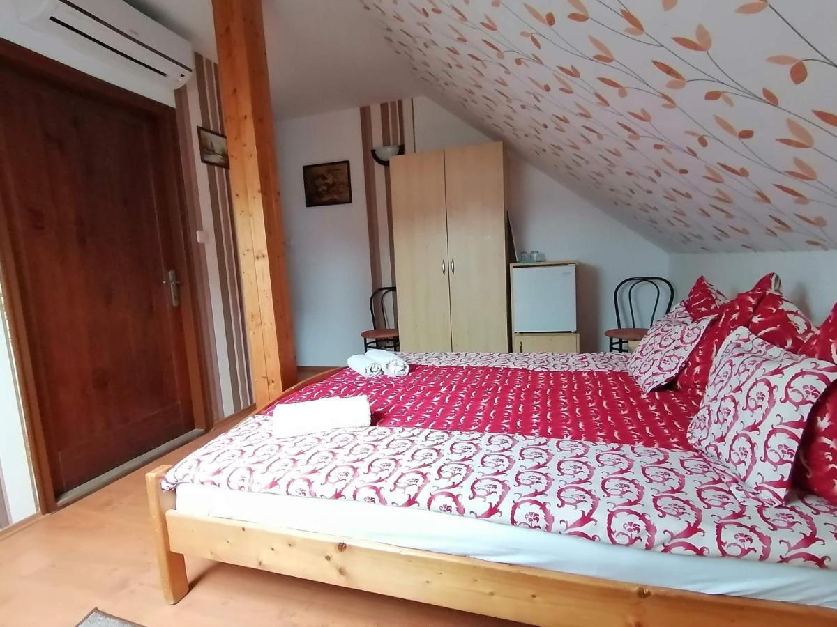 Joos Apartman ชาร์วาร์ ภายนอก รูปภาพ